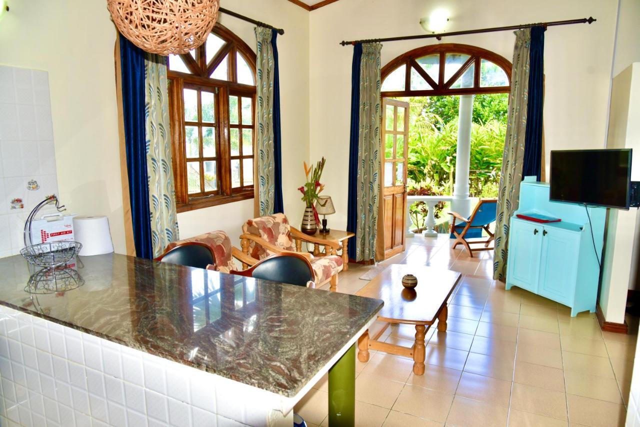 Sea Splash Self Catering And La Petite Maison Grand Anse  Eksteriør bilde